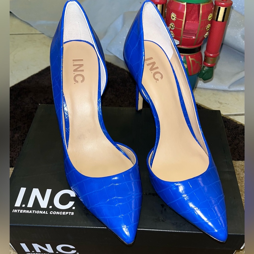 INC International Concepts Vibrant Blue Croc-Embossed Heels